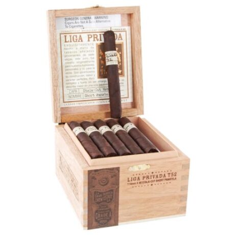 Liga Privada T52 – Short Panatela – 4.5 x 46 – Box of 24