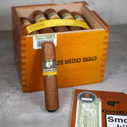 COHIBA MEDIO SIGLO - Image 9